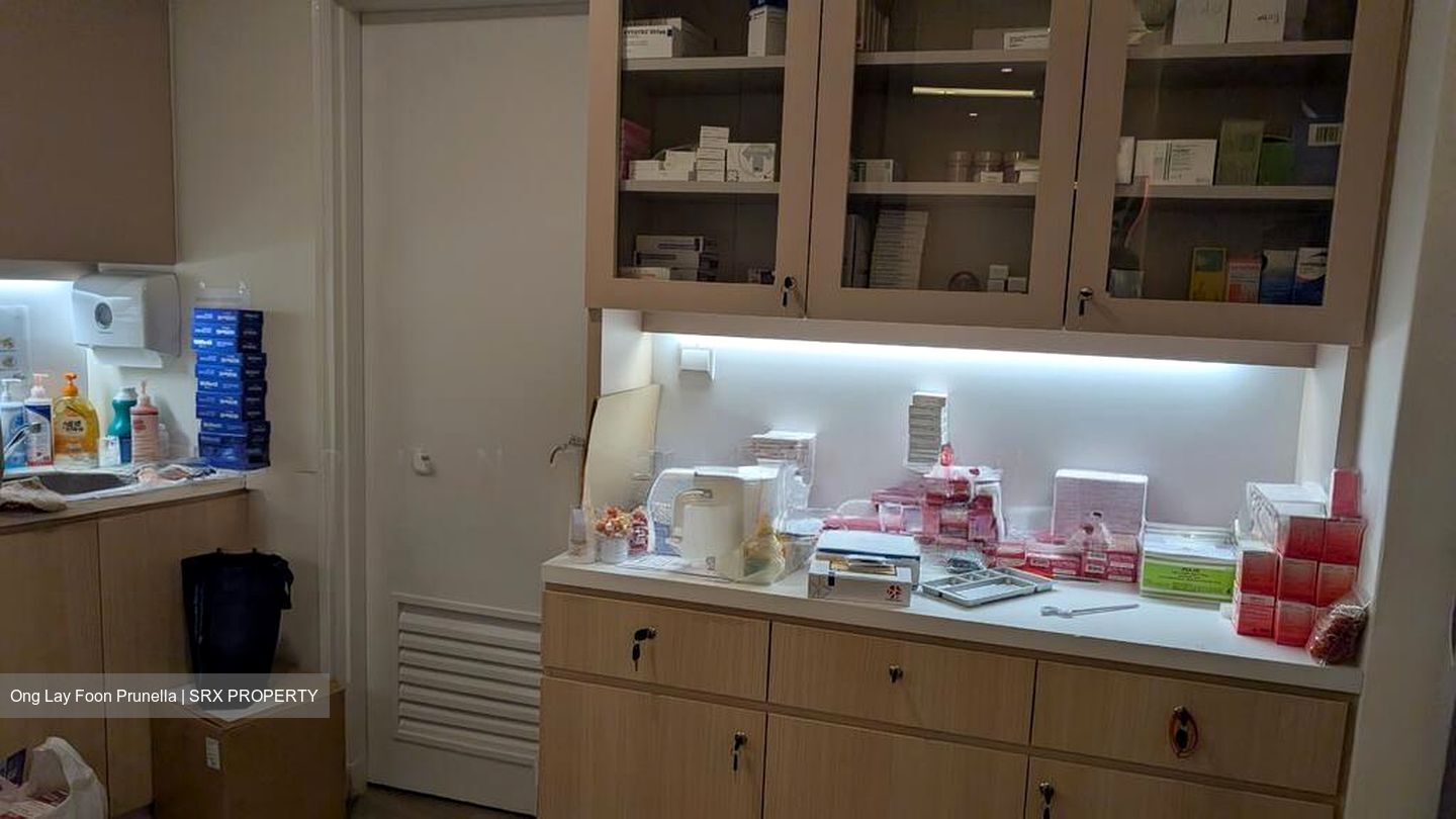 Gleneagles Hospital (D10), Retail #605329781